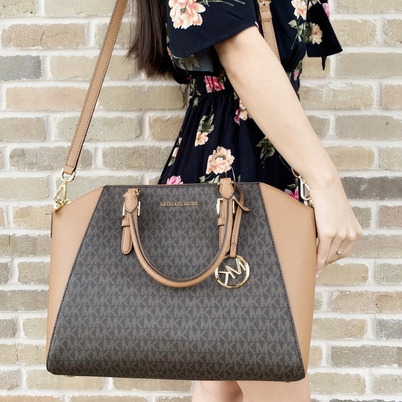 Gaby’sBags👜💕Michael Kors Large wallet Brown MK - Picture 5 of 7